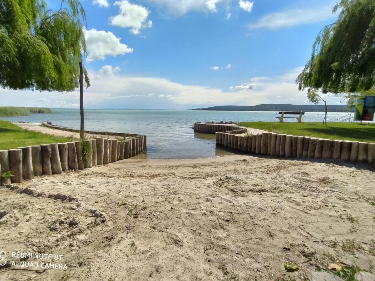 Elizabeth Vendeghaz Balatonfuzfon A Strandnal Eksteriør billede